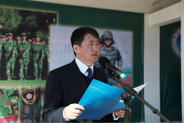 副校长杨华民作2017级学生军训工作总结